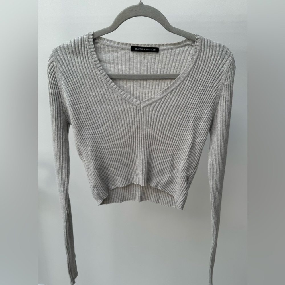 Brandy Melville V-Neck Long Sleeve Top‎ in Gray